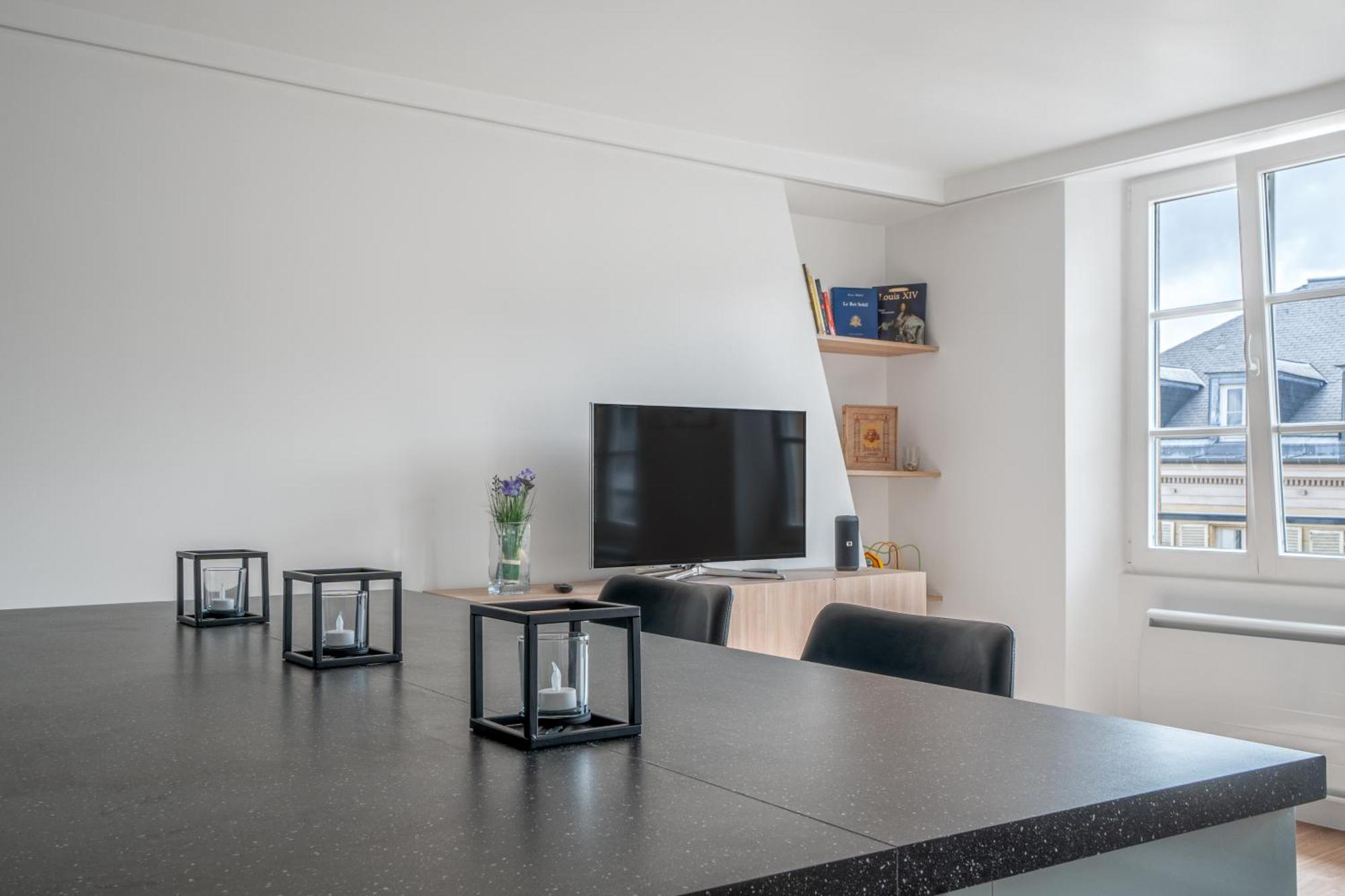 Le Soleil Charme & Vue Chapelle Royale Apartment